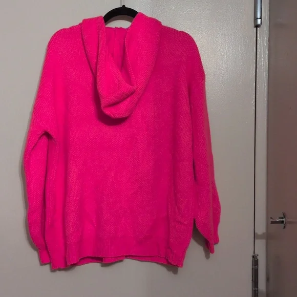 NWOT hot pink star knitted hoodie, size L - Picture 6 of 6